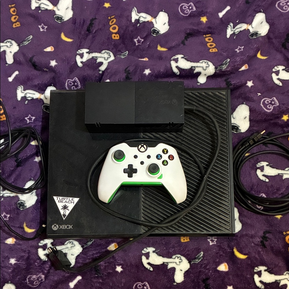WORKING Xbox One Console With Wired Controller and ALL CABLES